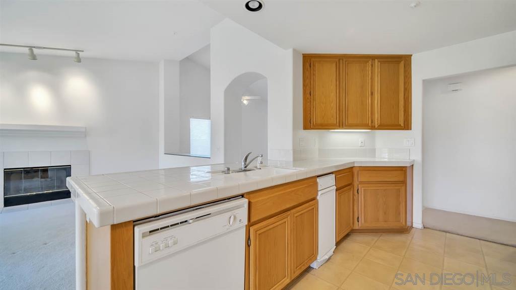 8576 Clifford Heights Road Santee, CA 92071 - Photo 6 of 25 Gallery Image 6
