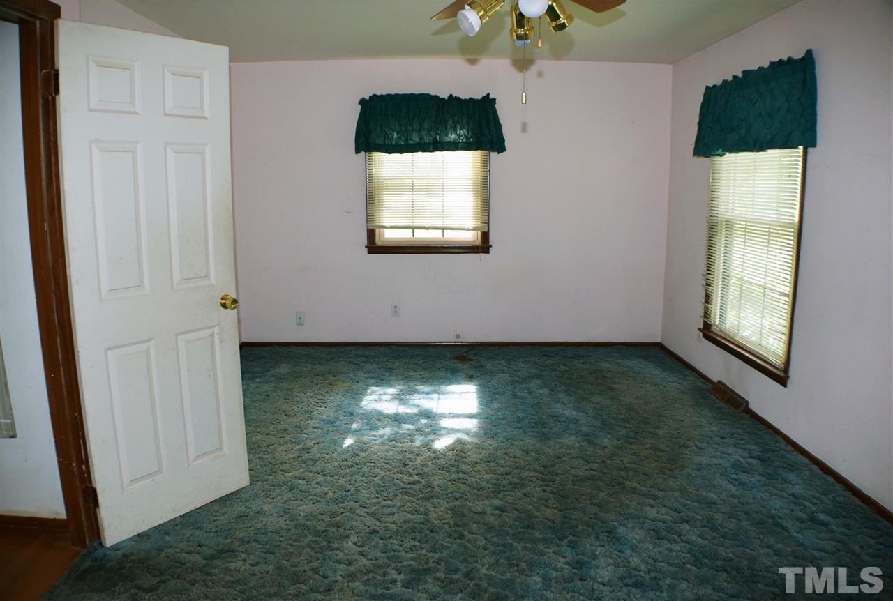 524 East Millbrook Road Raleigh, NC 27609 - Photo 10 of 14