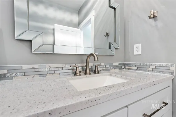 $489,900 | 2420 Southwest Buckey Drive, Mountain Home, ID 83647