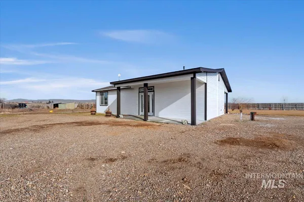 $489,900 | 2420 Southwest Buckey Drive, Mountain Home, ID 83647