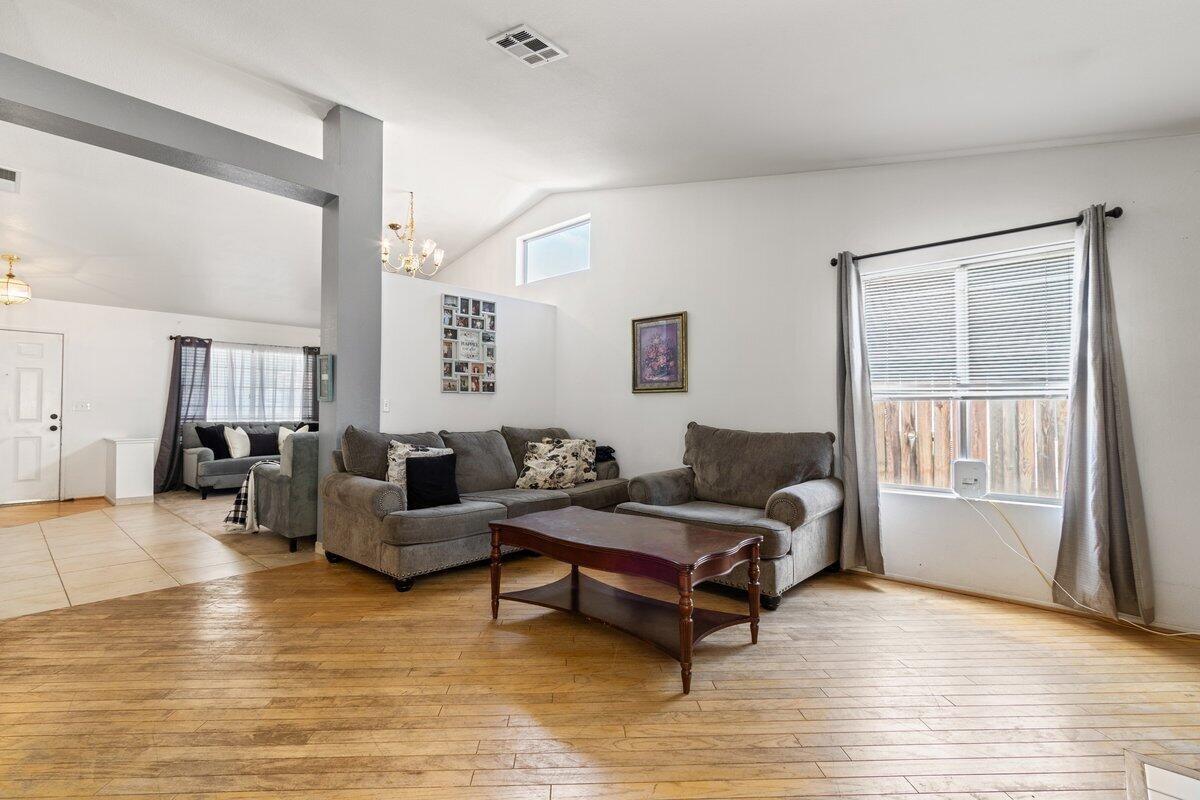 3724 Juniper Ridge Lane Rosamond, CA 93560 - Photo 7 of 26 IMG_7163