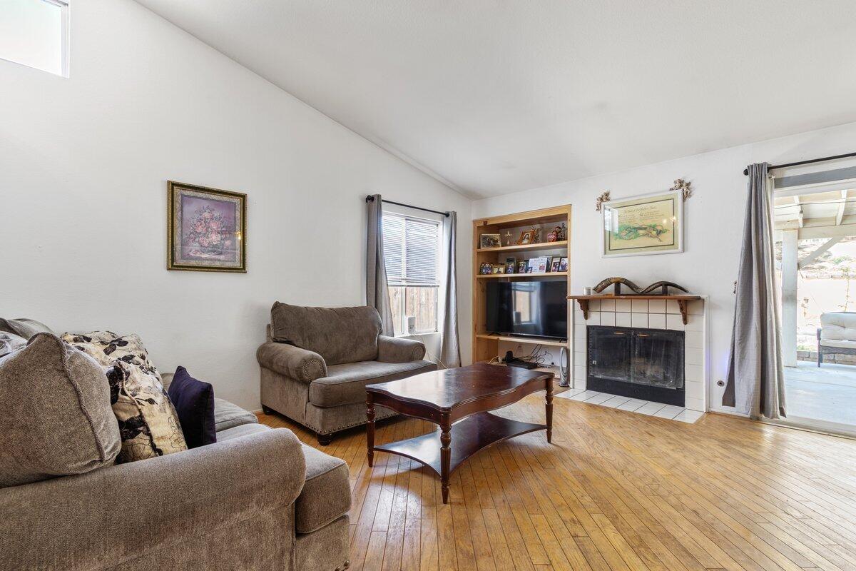 3724 Juniper Ridge Lane Rosamond, CA 93560 - Photo 8 of 26 IMG_7160