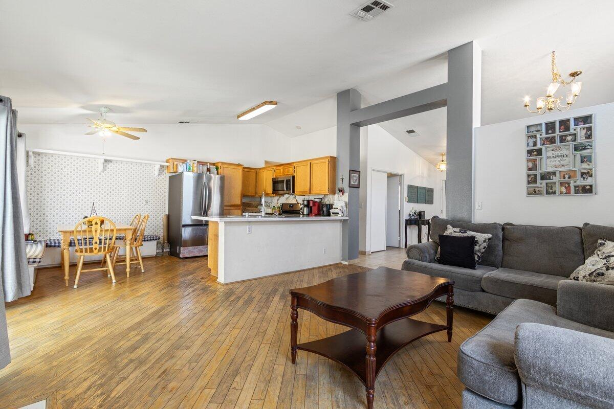 3724 Juniper Ridge Lane Rosamond, CA 93560 - Photo 9 of 26 IMG_7166