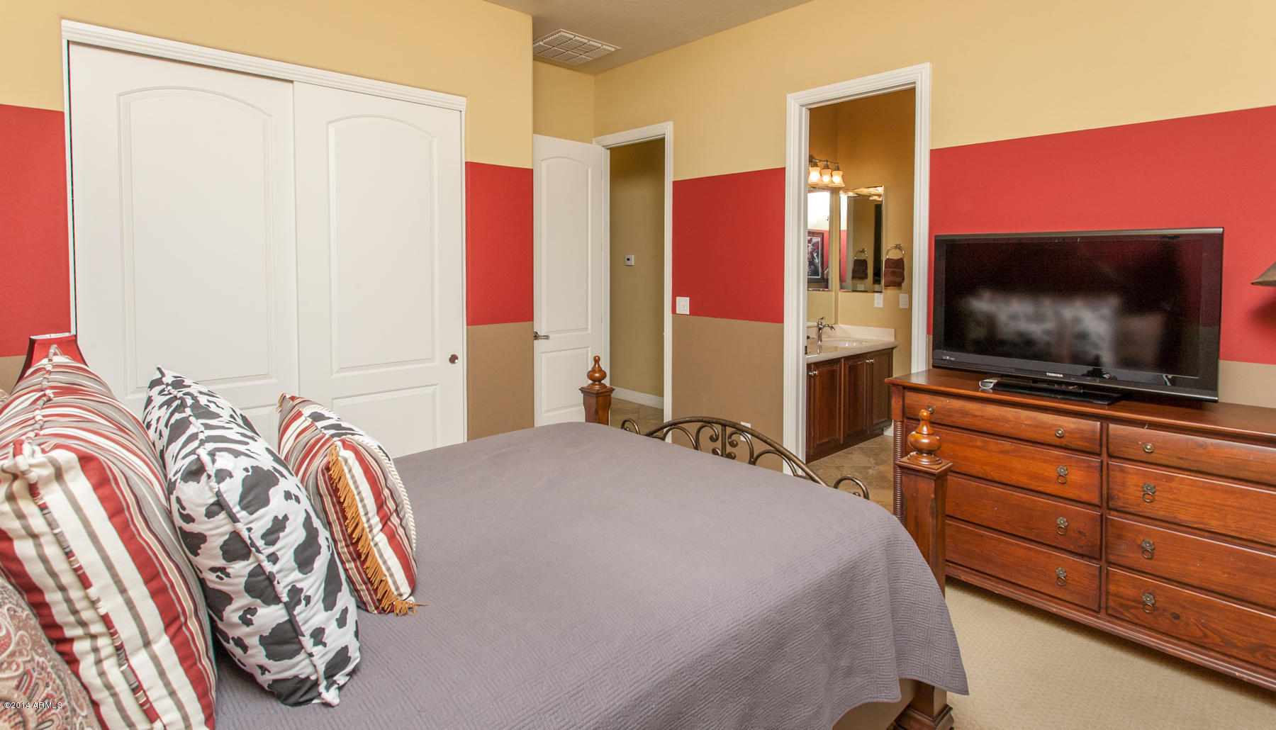 1819 West Red Fox Road Phoenix, AZ 85085 - Photo 27 of 56 Bedroom 5 with closet