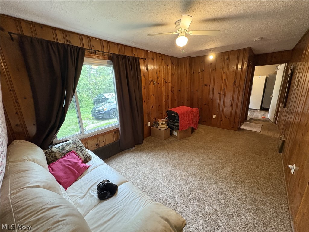 727 Wooster Road North Barberton, OH 44203 - Photo 29 of 37 Studio's main room