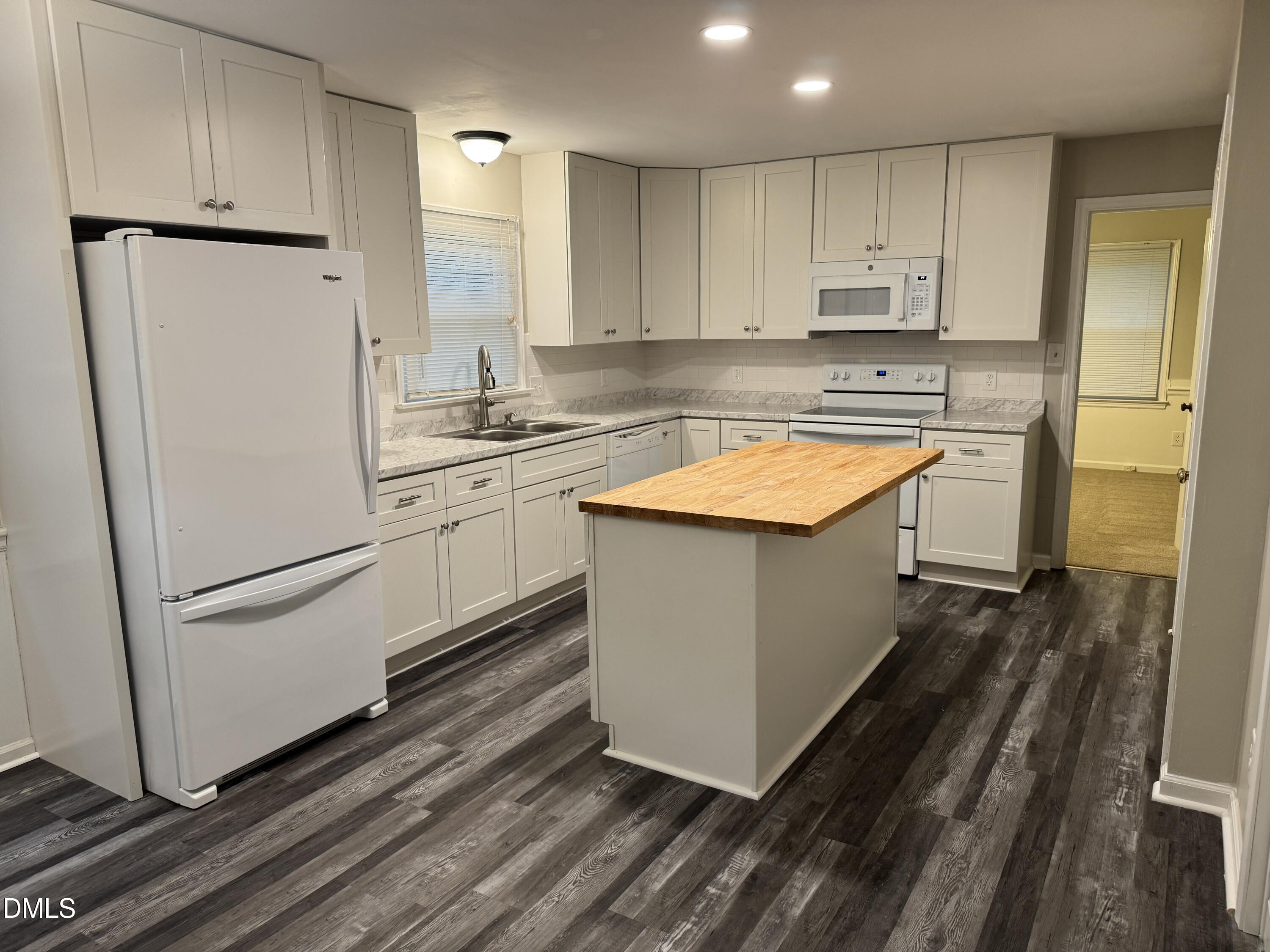 4007 Yadkin Drive Raleigh, NC 27609 - Photo 3 of 10 IMG_4618