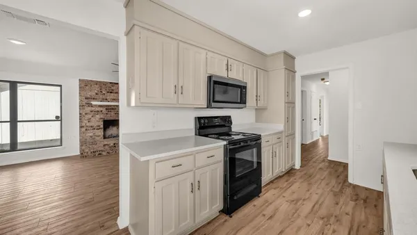 $310,000 | 121 Meadow Lane, Aledo, TX 76008