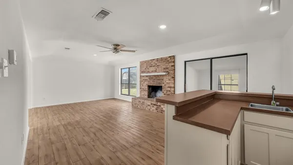 $310,000 | 121 Meadow Lane, Aledo, TX 76008