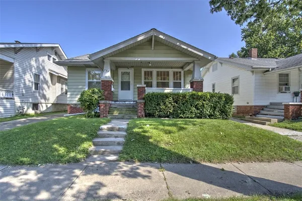 $59,900 | 770 West Center Street, Decatur, IL 62526