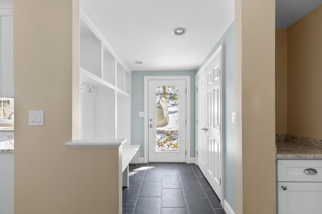 17 Minuteman Road Hingham, MA 02043 - Photo 11 of 27