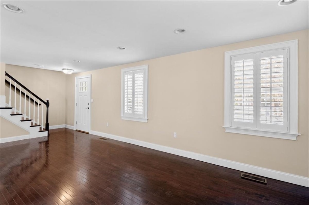 17 Minuteman Road Hingham, MA 02043 - Photo 9 of 27