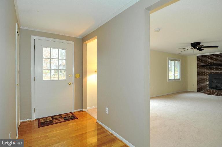 3713 Buffalo Road New Windsor, MD 21776 - Photo 2 of 20 Entrance / Foyer