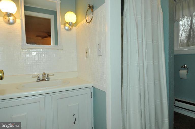 3713 Buffalo Road New Windsor, MD 21776 - Photo 12 of 20 Master Bath