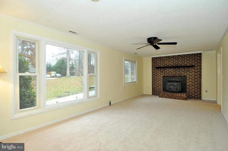 3713 Buffalo Road New Windsor, MD 21776 - Photo 3 of 20 Living Room