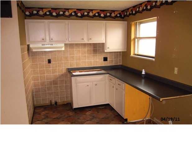 305 Glenview Road Hillview, KY 40229 - Photo 3 of 5 Additional Photo