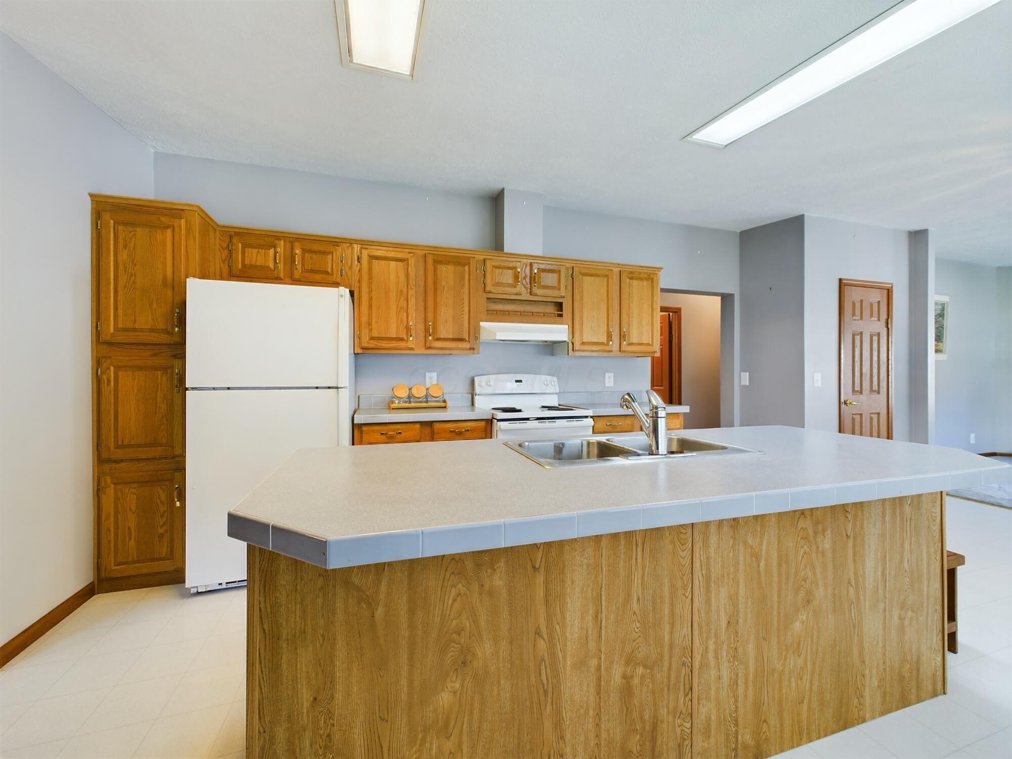 3415 Spires Road Southwest Lancaster, OH 43130 - Photo 23 of 47 Interior