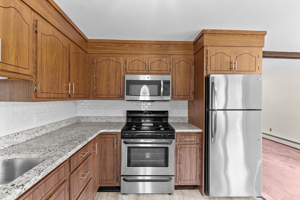 9 Bowen Road Peabody, MA 01960 - Photo 6 of 39 Gallery Image 6