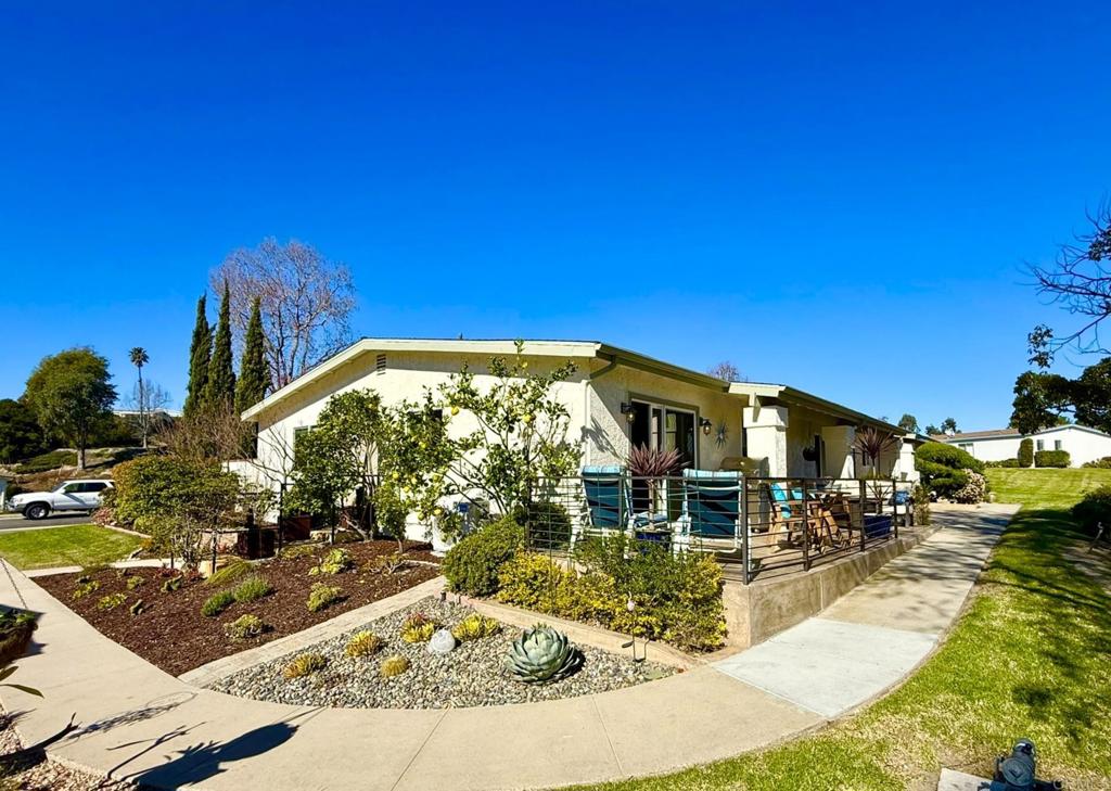 3743 Hickory Way Oceanside, CA 92057 - Photo 4 of 53