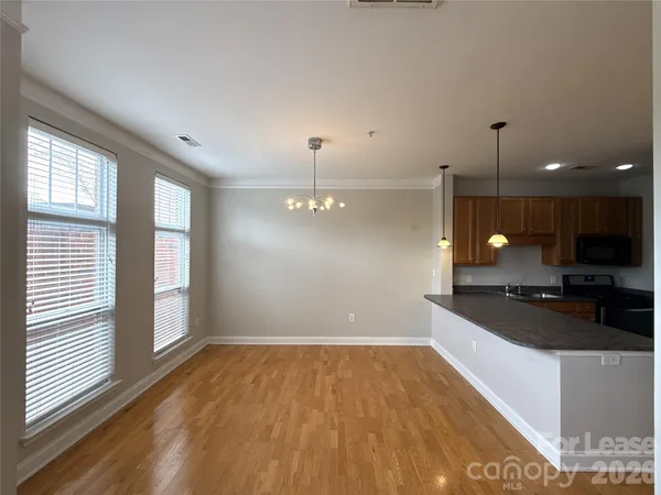 $2,395 | 534 Oakland Avenue, Charlotte, NC 28204