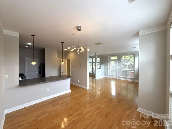 $2,395 | 534 Oakland Avenue, Charlotte, NC 28204