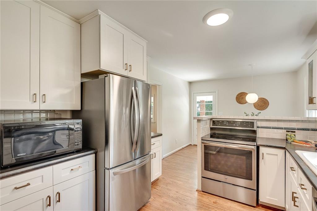 1275 Oak Grove Drive Decatur, GA 30033 - Photo 8 of 49