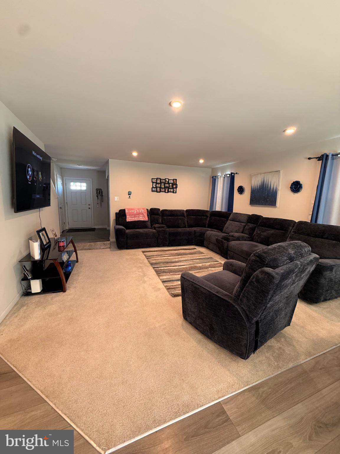 73 Gypsum Road Dover, DE 19904 - Photo 5 of 30 Spacious living area with modern flair.