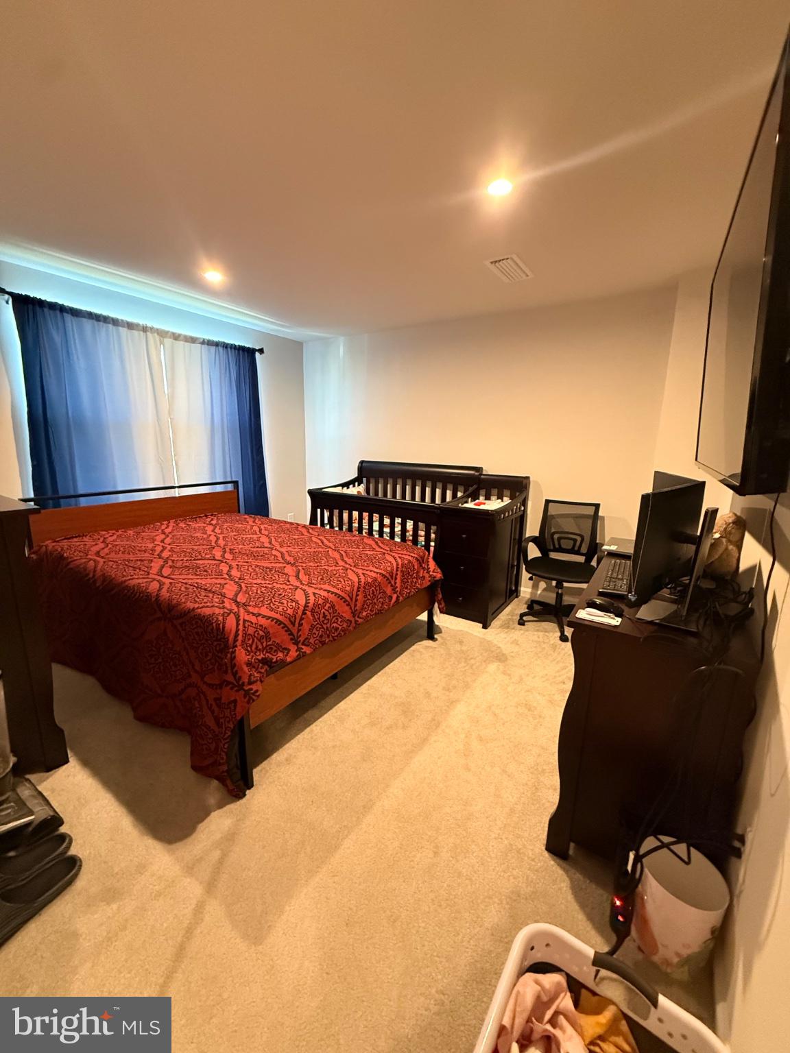 73 Gypsum Road Dover, DE 19904 - Photo 10 of 30 Cozy bedroom with natural light.