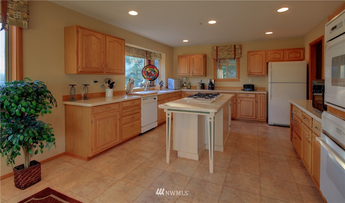 5901 Tolt River Road Northeast Carnation, WA 98014 - Photo 4 of 11 Gallery Image 4