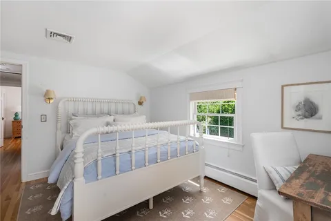 $1,195,000 | 3 Oak Manor Drive, Barrington, RI 02806