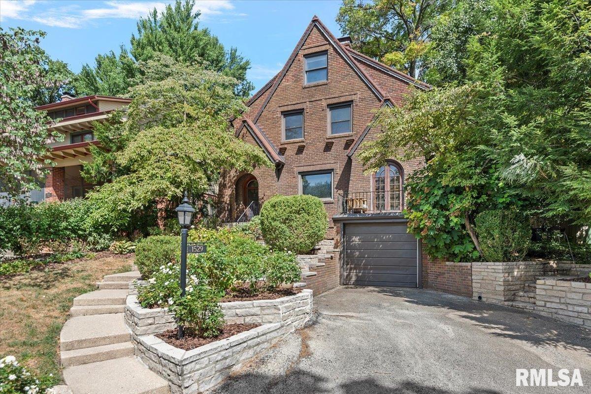 1529 Williams Boulevard Springfield, IL 62704 - Photo 2 of 51