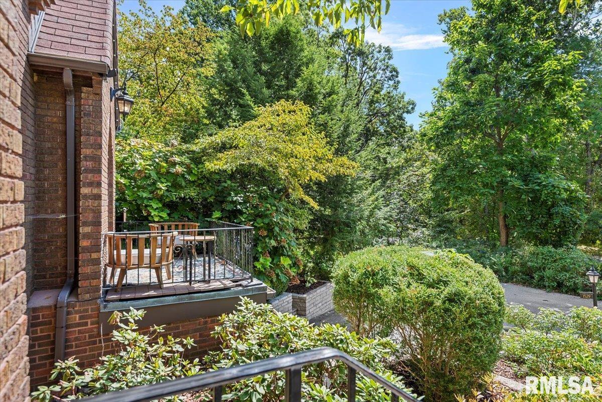 1529 Williams Boulevard Springfield, IL 62704 - Photo 4 of 51