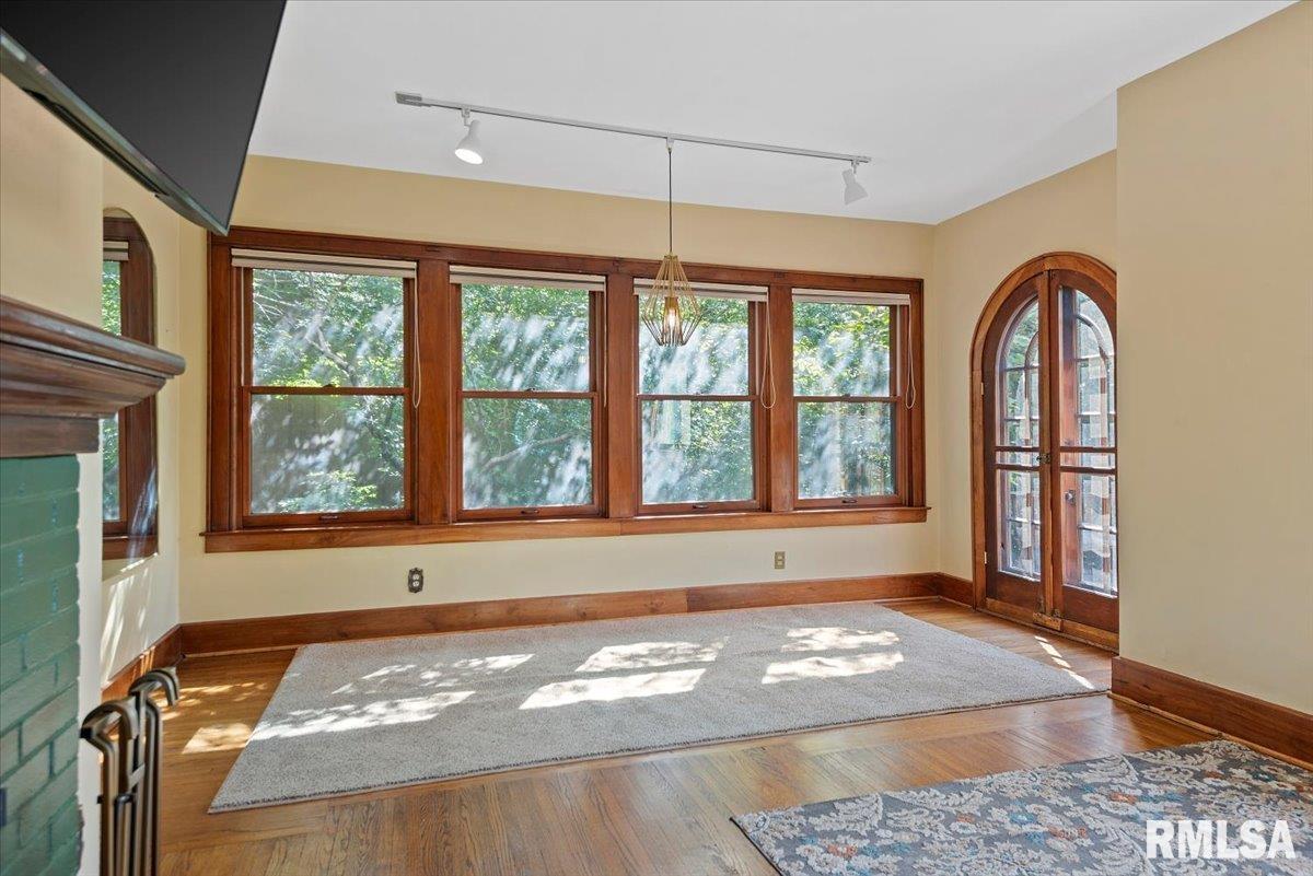 1529 Williams Boulevard Springfield, IL 62704 - Photo 8 of 51