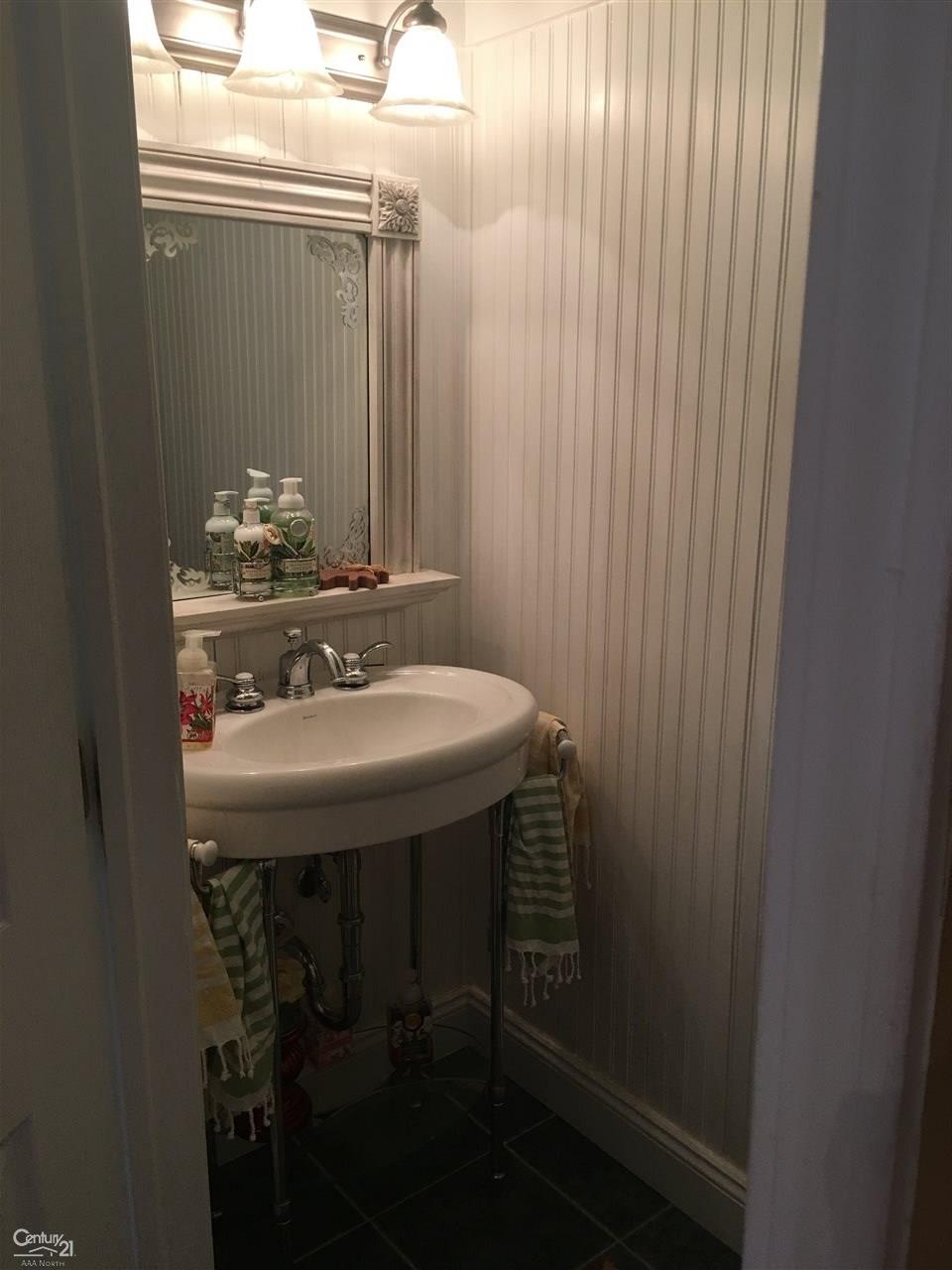 857 Hawthorne Road Grosse Pointe Woods, MI 48236 - Photo 13 of 44