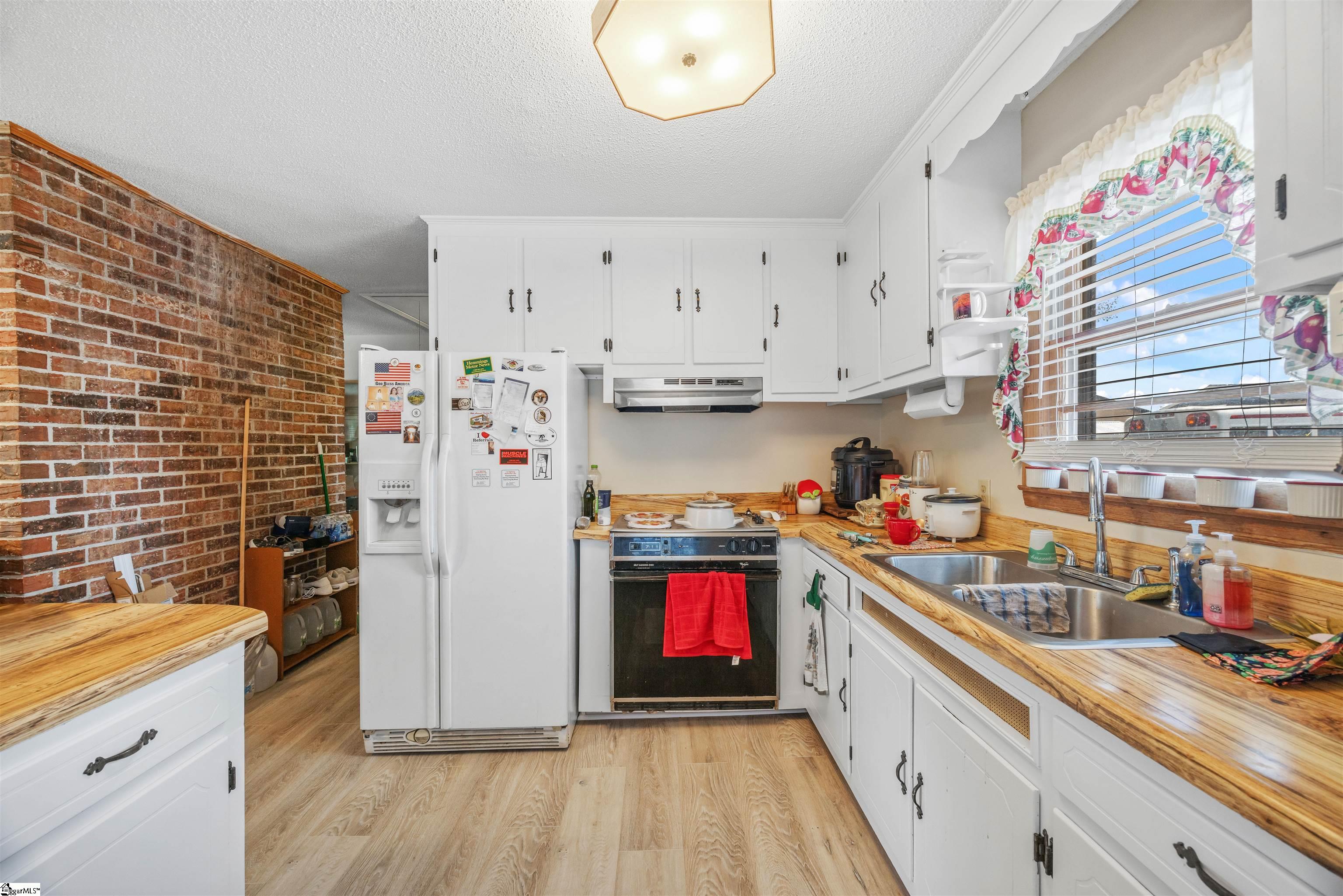 155 Farrs Bridge Road Pickens, SC 29671 - Photo 10 of 20