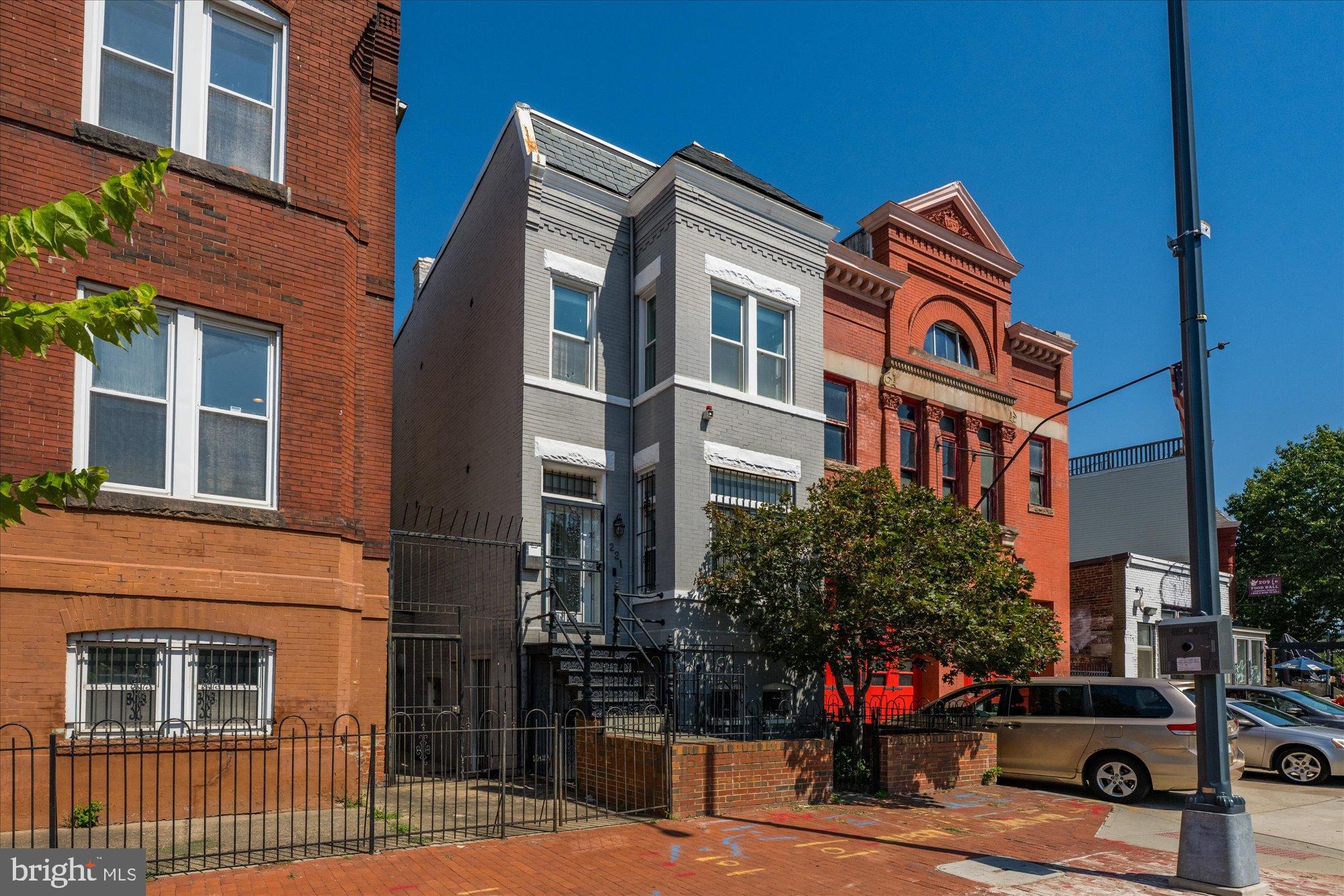 221 M Street Northwest Washington, DC 20001 - Photo 1 of 33 a front view of a building with street view