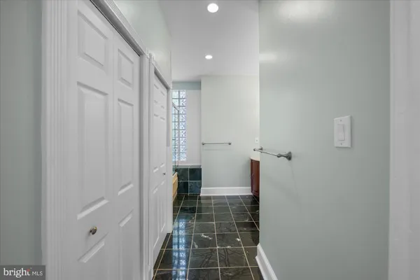 $1,195,000 | 221 M Street Northwest, Washington, DC 20001