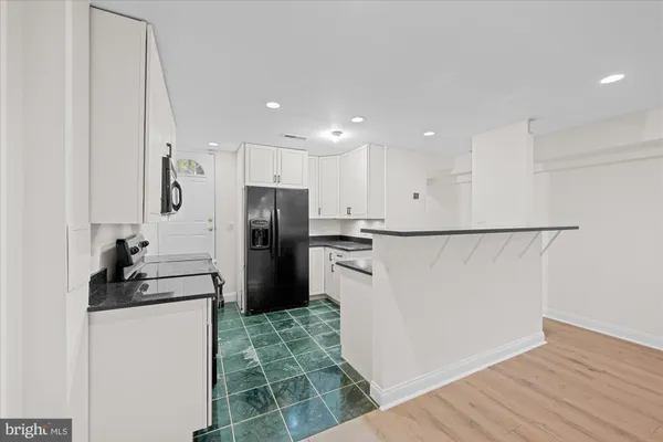$1,195,000 | 221 M Street Northwest, Washington, DC 20001
