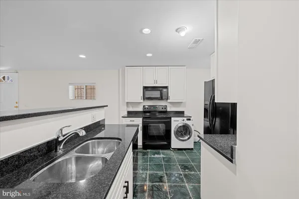 $1,195,000 | 221 M Street Northwest, Washington, DC 20001