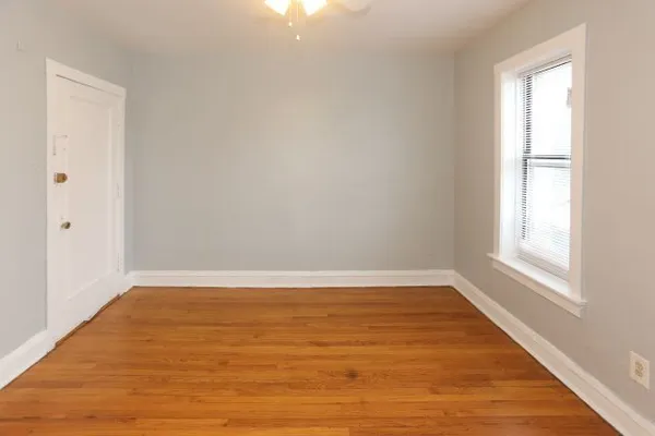 $1,295 | 4604 North Beacon Street, Unit 1E, Chicago, IL 60640