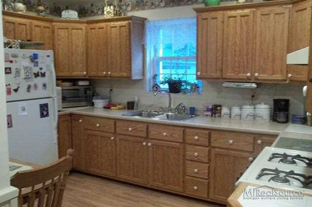 1670 Mortimer Line Road Croswell, MI 48422 - Photo 9 of 24 31150590-8.JPG
