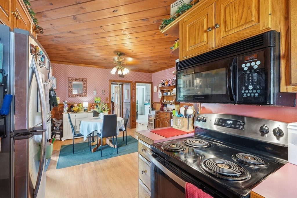 585 County Street Taunton, MA 02780 - Photo 9 of 41