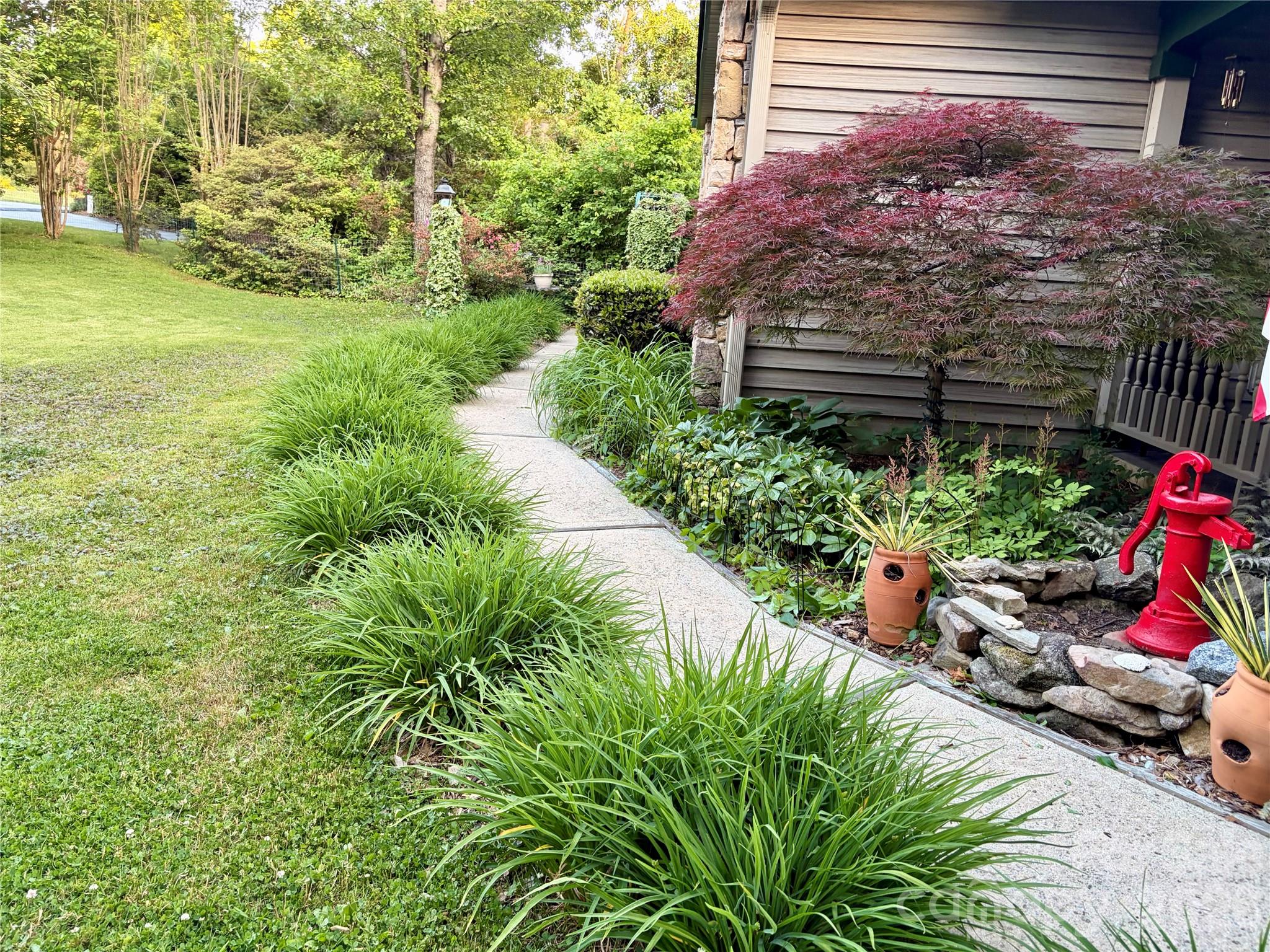 9 Tall Pines Road Hendersonville, NC 28739 - Photo 5 of 41 Gallery Image 5