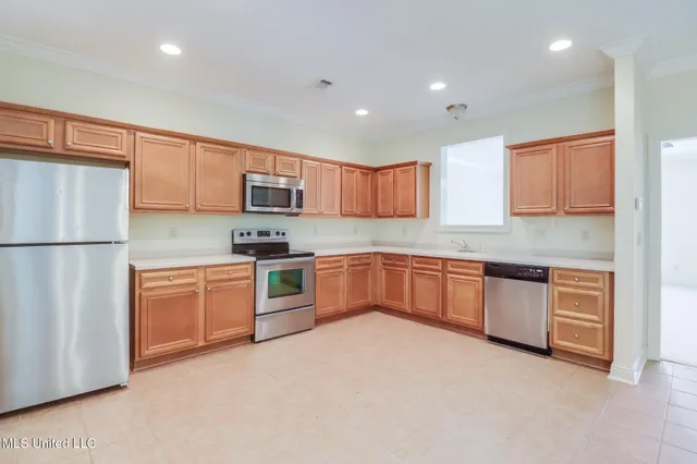 $1,675 | 894 Jefferson Drive, Gulfport, MS 39507