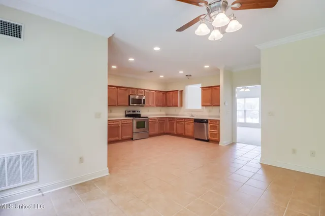 $1,675 | 894 Jefferson Drive, Gulfport, MS 39507