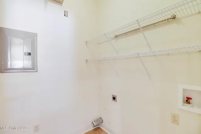 $1,675 | 894 Jefferson Drive, Gulfport, MS 39507