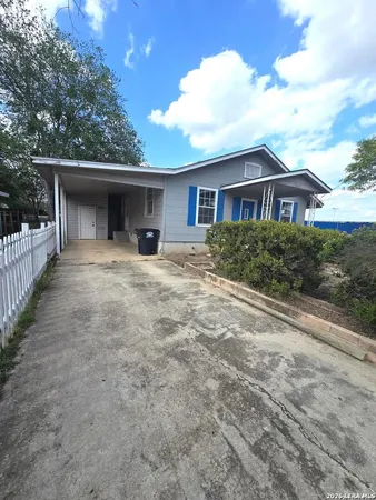 $1,500 | 7965 East 6th Street, Somerset, TX 78069