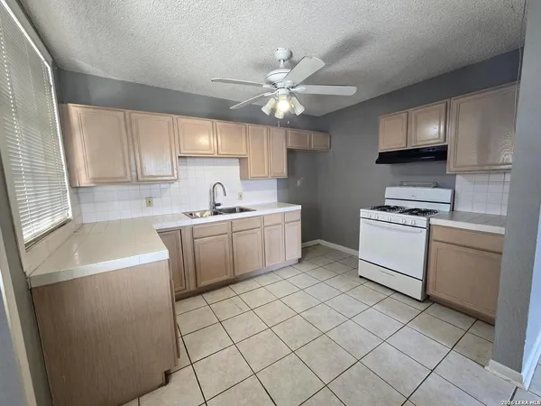 $1,500 | 7965 East 6th Street, Somerset, TX 78069