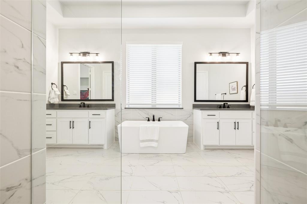1806 Farmstead Road Mansfield, TX 76063 - Photo 22 of 40 Gallery Image 22