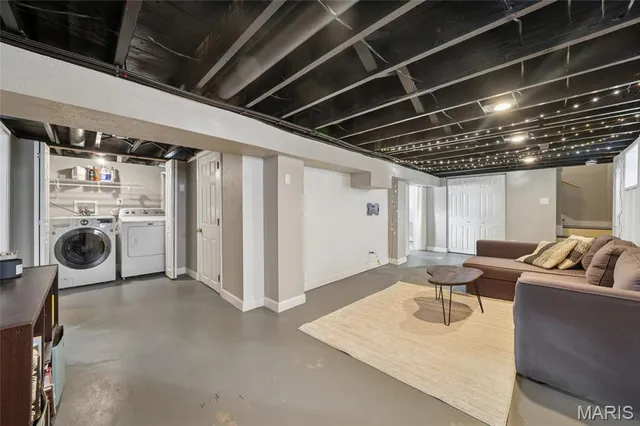 $257,900 | 1105 North And South Road, University City, MO 63130