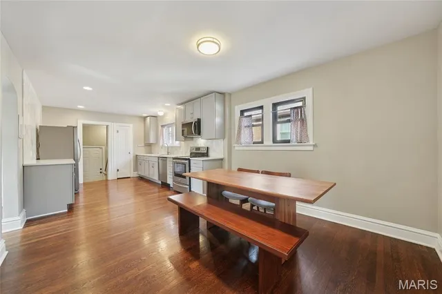 $257,900 | 1105 North And South Road, University City, MO 63130